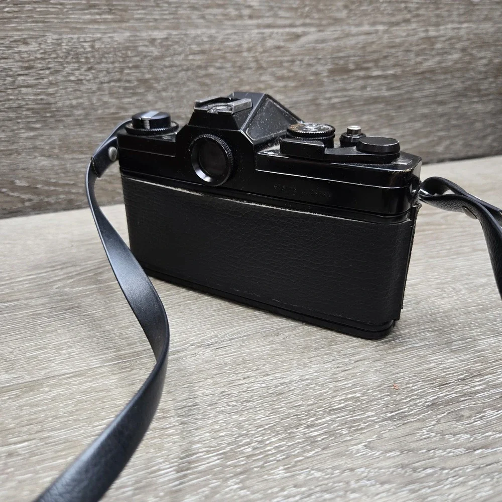 Chinon CS 35mm SLR Camera Kit w/ Lens Flash Case Extra Lens Vintage